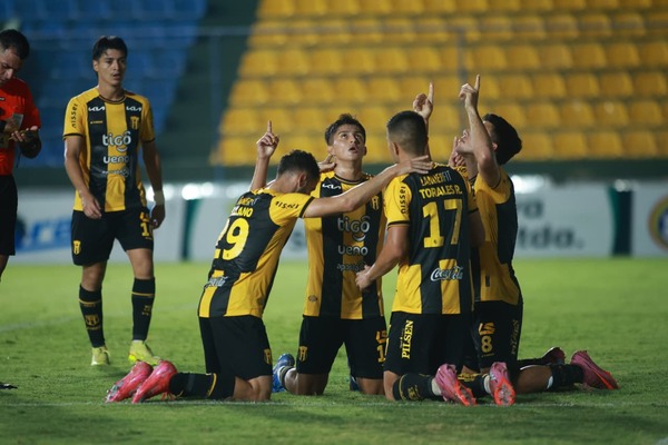 Popular / ¡El Cacique aplastó a Rubio Ñu!