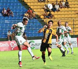 Guaraní golea y sale a flote - Fútbol - ABC Color