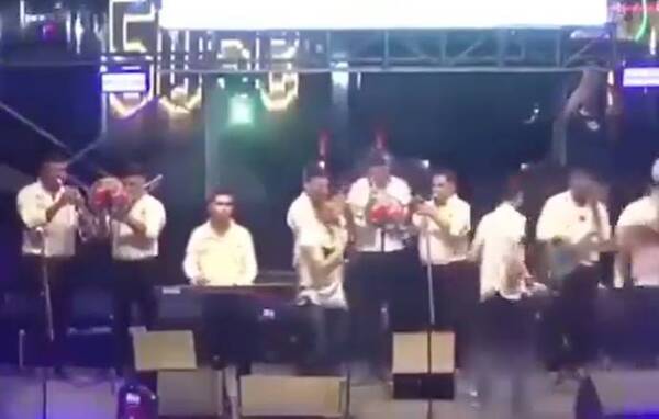 [VIDEO] "Eñaky" le dijo cantante a desubicado que le tiró latita de cerveza