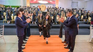 Unos 130 mejor egresados fueron reconocidos por la Comuna de CDE