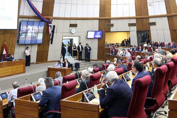 Piden frenar la reforma fiscal y exigen debate profundo