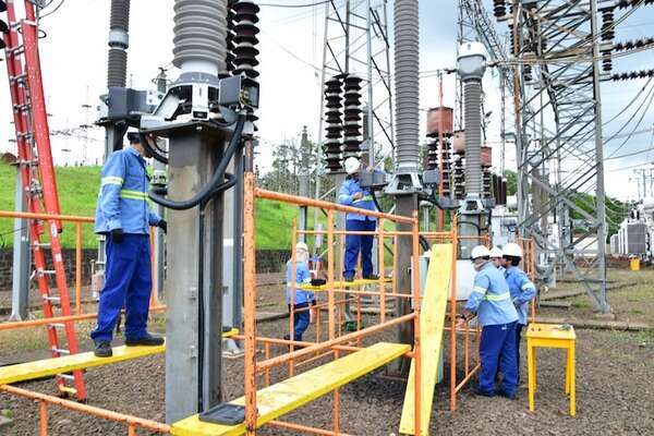 Gremios de ANDE piden intervención de Contraloría en el caso tarifas eléctricas - Economía - ABC Color