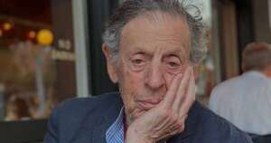 La Nación / Philip Glass cancela estreno musical por su “contradicción” con la Casa Blanca