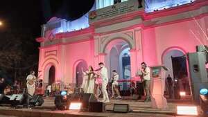 En Capiatá, artistas llevaron serenata a la Virgen de la Candelaria - Nacionales - ABC Color
