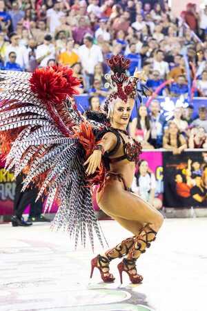 El Carnaval Encarnaceno brilló a lo grande en su Tercera Noche