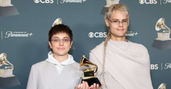 La Nación / Los argentinos Ca7riel & Paco Amoroso lograron su primer Grammy