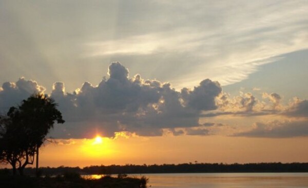 Anuncian persistencia de ambiente caluroso e inestable