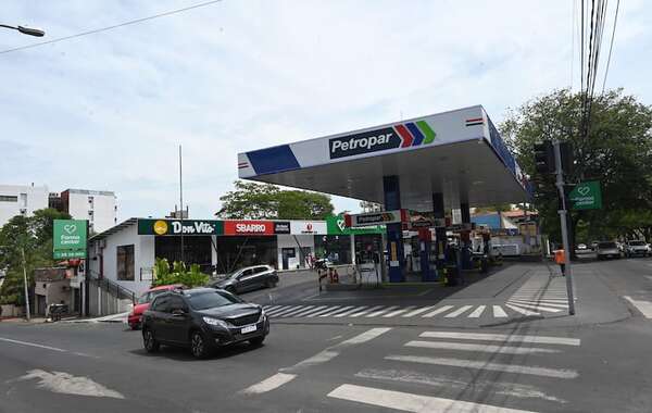 Nefasto “legado” de Nenecho en Asunción: habilitó 40 gasolineras en cuatro años, denuncian - Nacionales - ABC Color