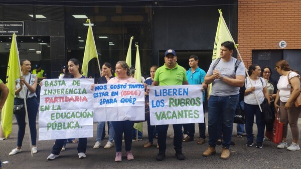 Maestros denuncian caída del Sigmec y temen que favorezca a "hurreros políticos"