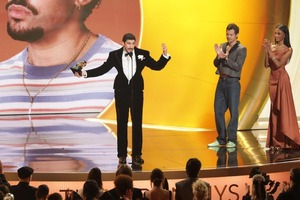 Bad Bunny hace historia en los Grammy con Álbum del Año y declaraciones sobre migración