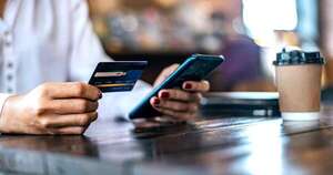 La Nación / Las tarjetas y transferencias lideraron los métodos de pago en el 2025