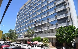 IPS analiza crear un banco propio con perfil social