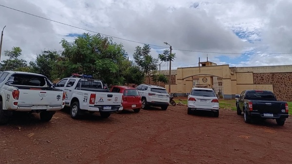 Megaoperativo en PJC: Casi 200 policías ingresan a cárcel en busca de armas robadas