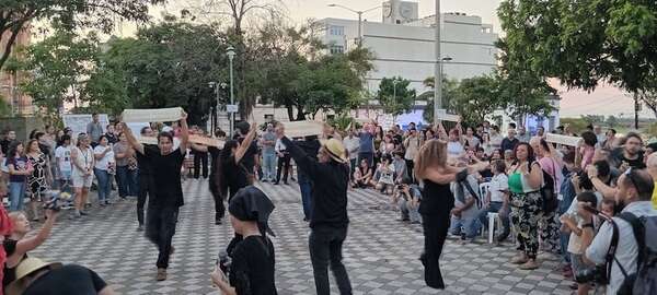 Repudian rebrote del criminal y pedófilo stronismo liderado por HC - Política - ABC Color