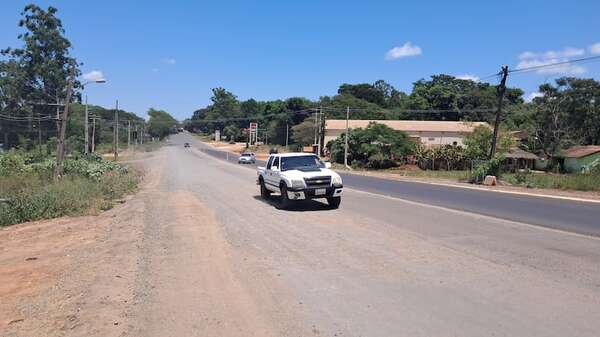 Denuncian que obras de modernización de la antigua travesía de la PY02 de Coronel Oviedo se aceleraron por visita presidencial y luego se frenaron - Nacionales - ABC Color