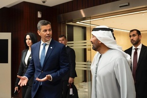 Emirates analiza oportunidades de conexión aérea con Paraguay