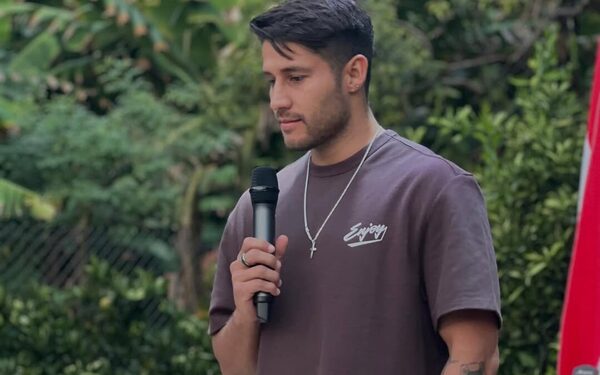 Popular / "Tito"Torres se va afianzando como predicador