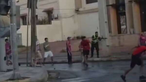 Video: incidentes entre barras y Policía en la previa del Luqueño–Cerro Porteño - Policiales - ABC Color
