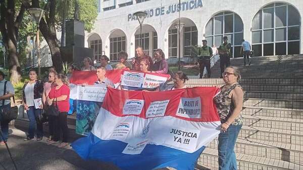 Mafia de los pagarés: víctimas lanzan ultimátum a la Corte Suprema y denuncian crisis de impunidad - Nacionales - ABC Color