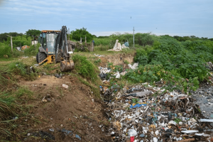 Asunción limpia sus arroyos para frenar inundaciones