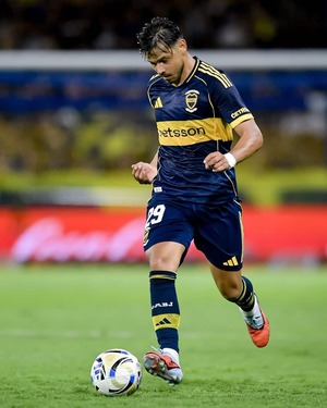 Ángel Romero debuta en Boca con jerarquía y oficio