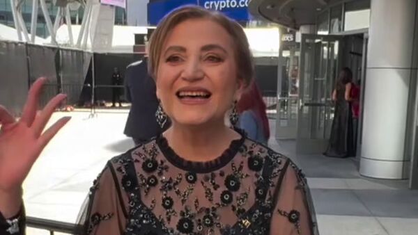 Popular / (VIDEO) ¡La paraguaya que vibró frente al escenario de Grammys!