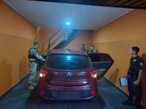 Detienen a hombre en motel con auto hurtado de su expareja - Policiales - ABC Color