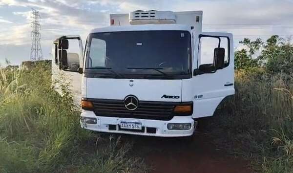 Alto Paraná: asaltan camión y roban unas 1.600 unidades de fármacos para adelgazar  - ABC en el Este - ABC Color
