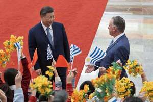 Xi Jinping aboga ante el presidente de Uruguay por un “mundo multipolar” - Mundo - ABC Color