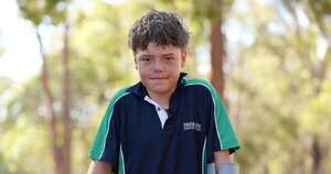 La Nación / Chico de 13 años nadó cuatro horas para salvar a su familia en mar australiano