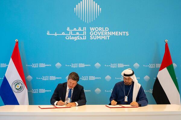 Paraguay y Emiratos Árabes Unidos sellan acuerdo estratégico para modernizar el Estado - La Tribuna