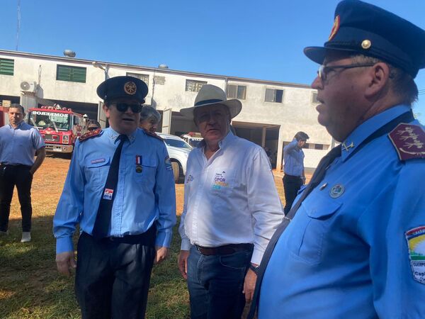 Bomberos de Capitán Miranda reciben Tanque de Agua clave para Salvar Vidas