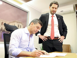 Presidente Santiago Peña firmó decreto reglamentario de la nueva Ley de APP