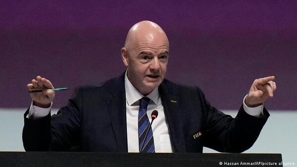 Infantino contrario a un boicot al Mundial 2026 y a favor de reintegrar a Rusia