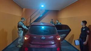 Villa Elisa: Policía ingresa a un motel y detiene a un hombre por supuesto robo de vehículo de su ex pareja
