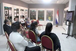 Conmemoran 37 años de la caída del régimen stronista