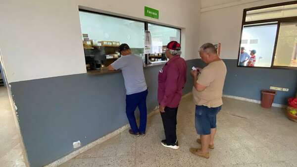 Asegurados denuncian falta de medicamentos en el IPS de Concepción  - Nacionales - ABC Color