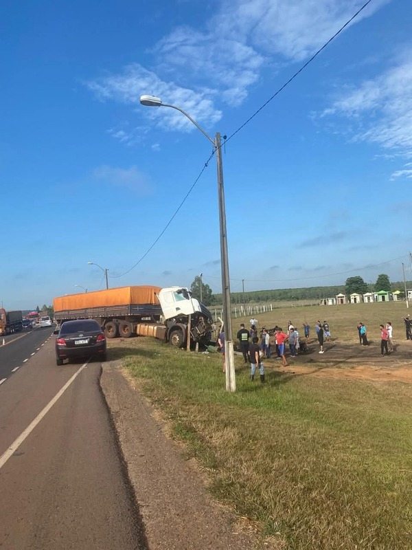 Trágico y fatal accidente de un camión en Félix Pérez Cardozo