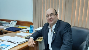 Acusan por tráfico de influencias a concejal de Santa Rosa