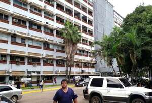 Médicos del IPS alertan sobre colapso por fuga de profesionales - Nacionales - ABC Color