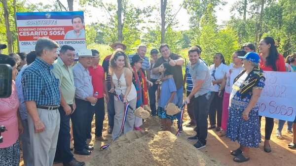 Yataity: denuncian que precandidata usa actos oficiales para hacer proselitismo   - Nacionales - ABC Color