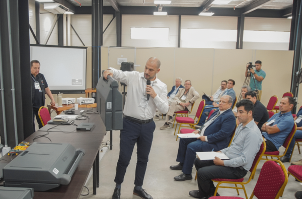 TSJE audita máquinas de votación con 23 partidos