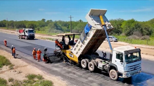 Gobierno no cumple con pagos a las constructoras y obras empiezan a parar