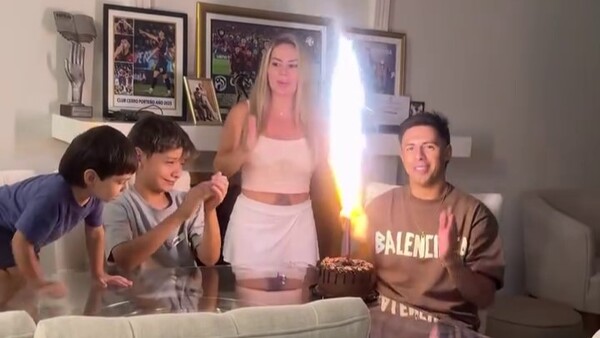 Popular / (VIDEO) ¡Mirá cómo fue el festejo de Blas Riveros por su cumple!