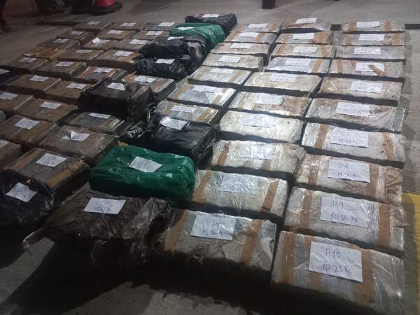 Incautan 960 kilos de marihuana en Ñeembucú