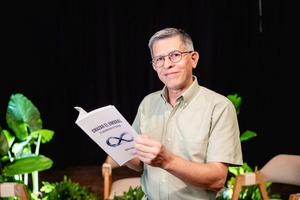 Ensayo reflexiona sobre la condición efímera de la vida