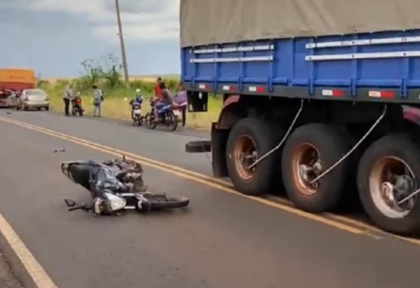 Presunto asaltante murió atropellado y otro quedó herido en Guayaibí - Noticiero Paraguay