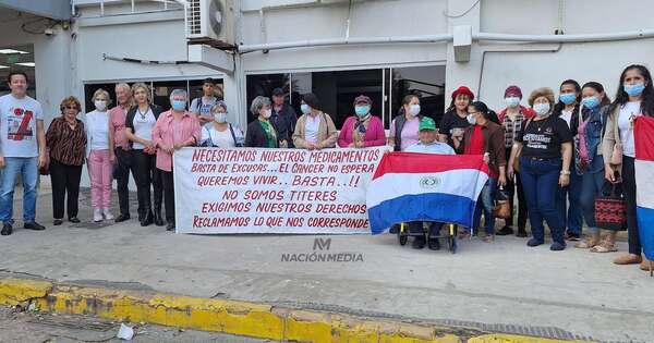 La Nación / IPS: pacientes oncológicos claman atención digna, descentralizada y con tratamientos adecuados