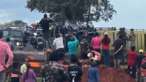 Video: Con balas de goma y gases lacrimógenos, Policía reprime a indígenas en Canindeyú