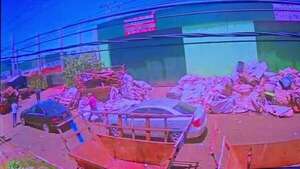 Video: tres detenidos tras asalto, persecución y balacera en Ciudad del Este - ABC en el Este - ABC Color